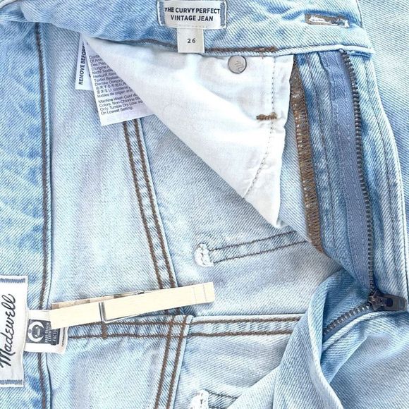 ☀️SOLD☀️Madewell Curvy Perfect Vintage Mom Jean Lt. Blue Sz 26 - Picture 9 of 11